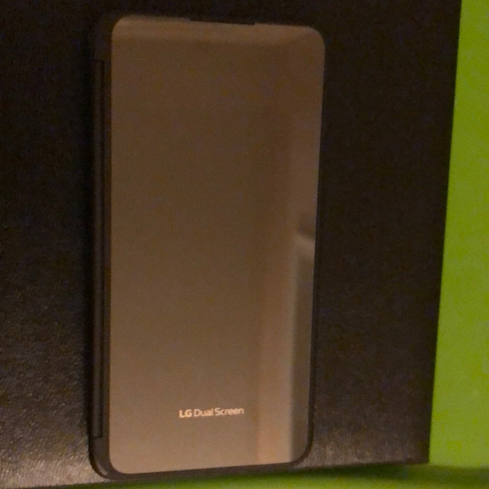 LG Electronics Dual Screen GX8